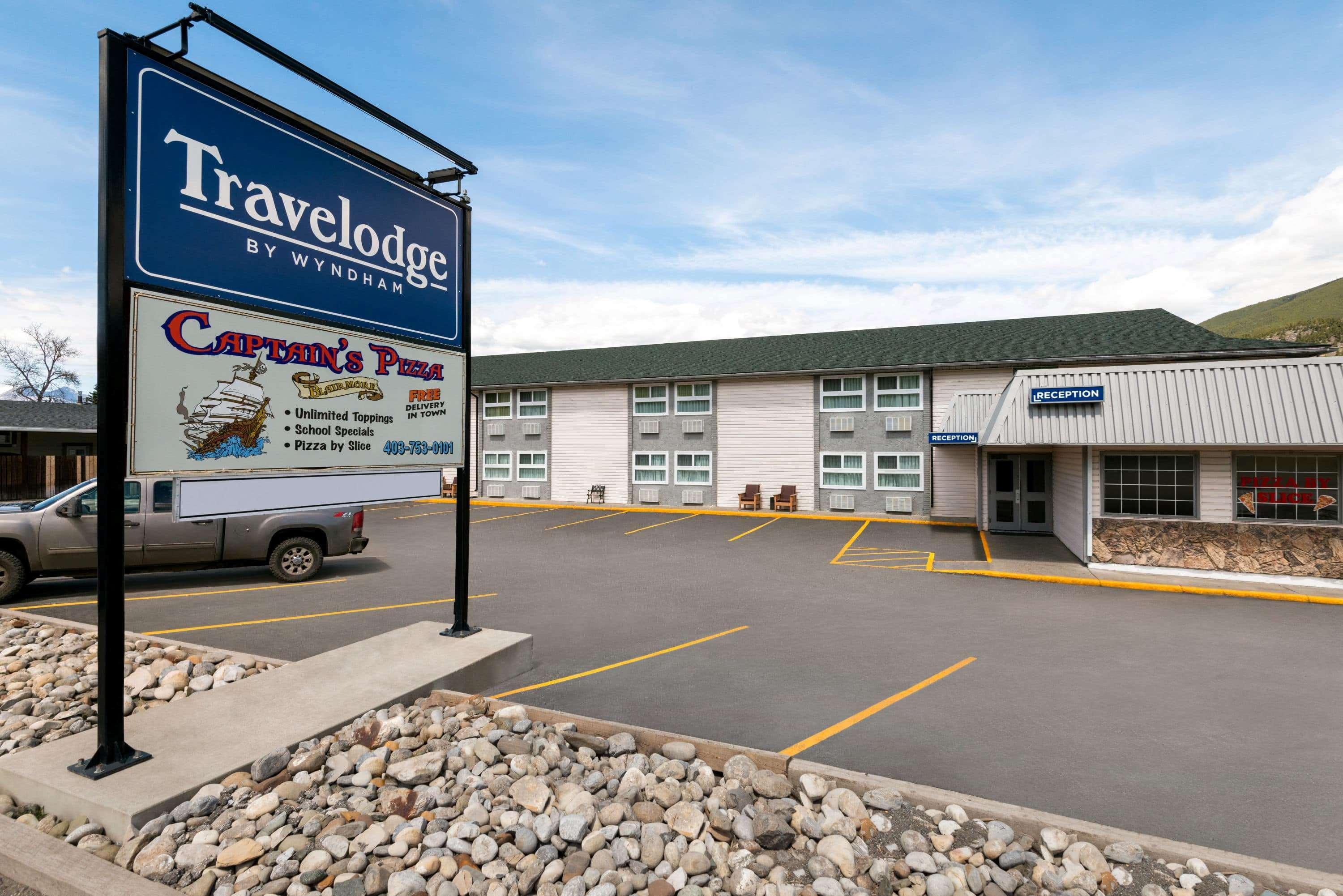 Travelodge By Wyndham Blairmore Екстериор снимка