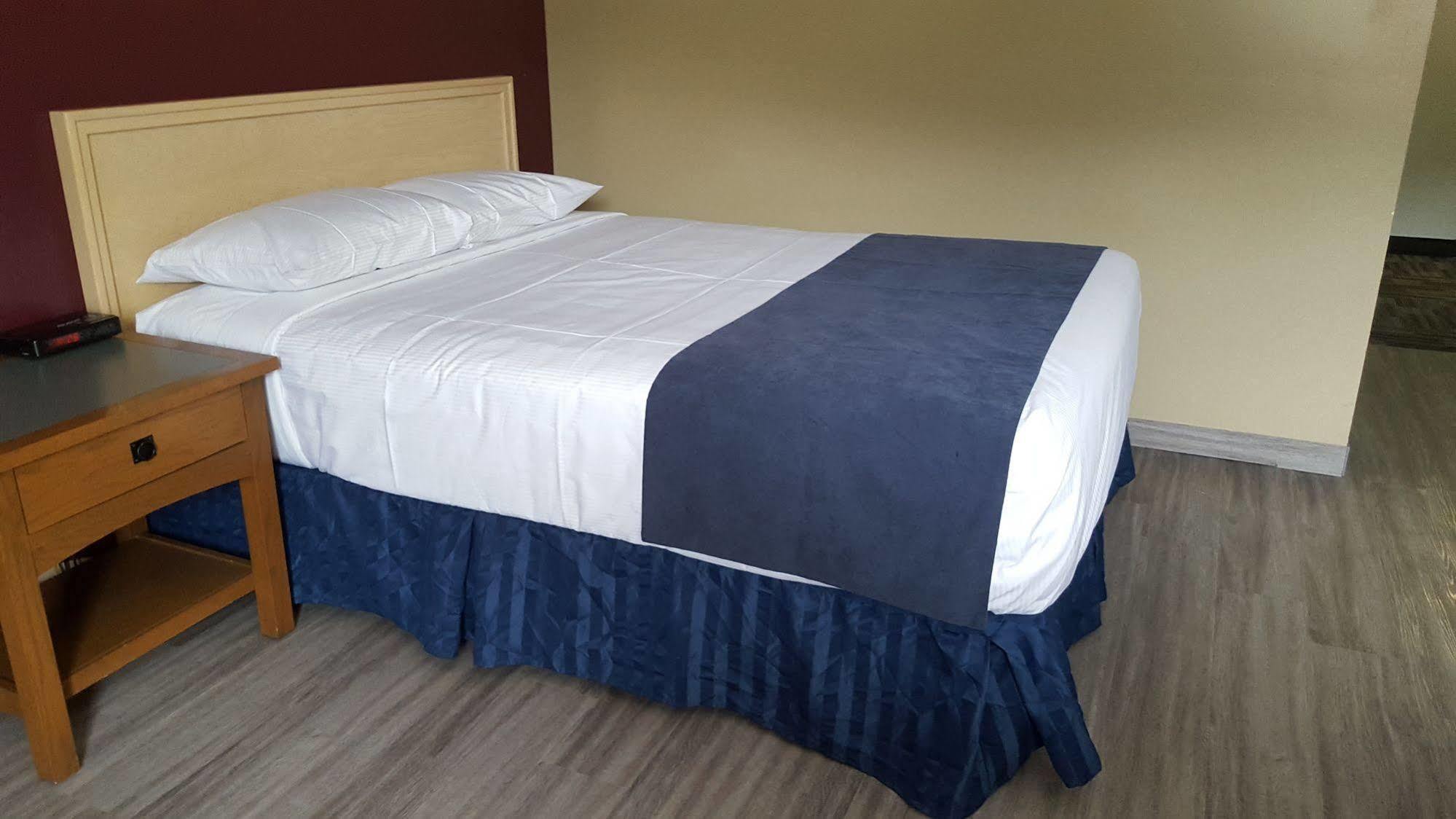 Travelodge By Wyndham Blairmore Екстериор снимка